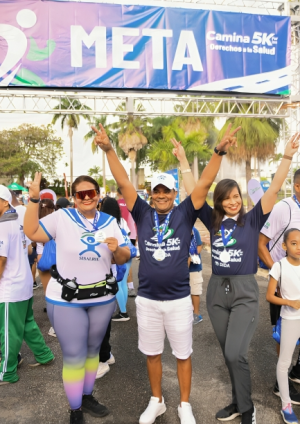 Más de 2,000 personas participan en "caminata 5K por los derechos de la salud" en el 24 aniversario de la DIDA