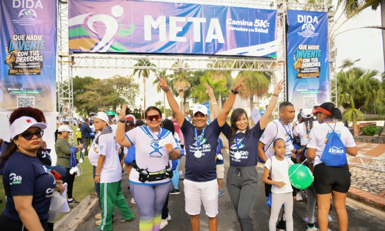 Más de 2,000 personas participan en "caminata 5K por los derechos de la salud" en el 24 aniversario de la DIDA Más de 2,000 personas participan en "caminata 5K por los derechos de la salud" en el 24 aniversario de la DIDA