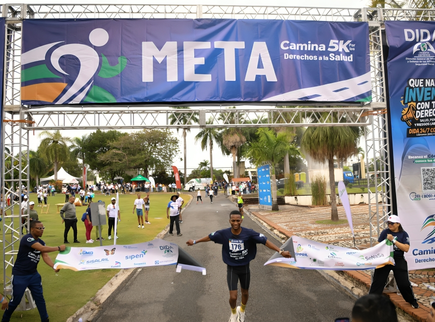 Más de 2,000 personas participan en "caminata 5K por los derechos de la salud" en el 24 aniversario de la DIDA Más de 2,000 personas participan en "caminata 5K por los derechos de la salud" en el 24 aniversario de la DIDA
