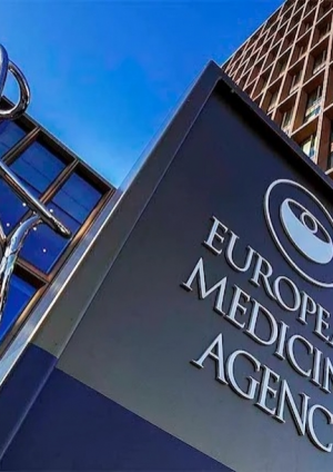 Agencia Europea de Medicamentos recomienda aprobación de primera vacuna combinada contra COVID-19 e influenza