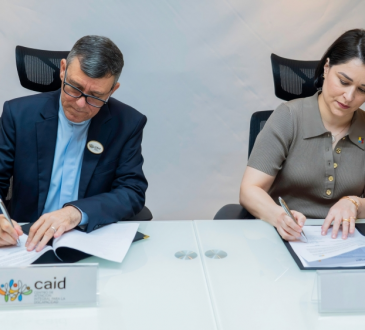 CAID y NCRD firman acuerdo a favor de la niñez con discapacidad