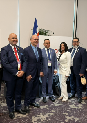 Titular SNS participa en Congreso Mundial de Ortopedia en EE.UU.