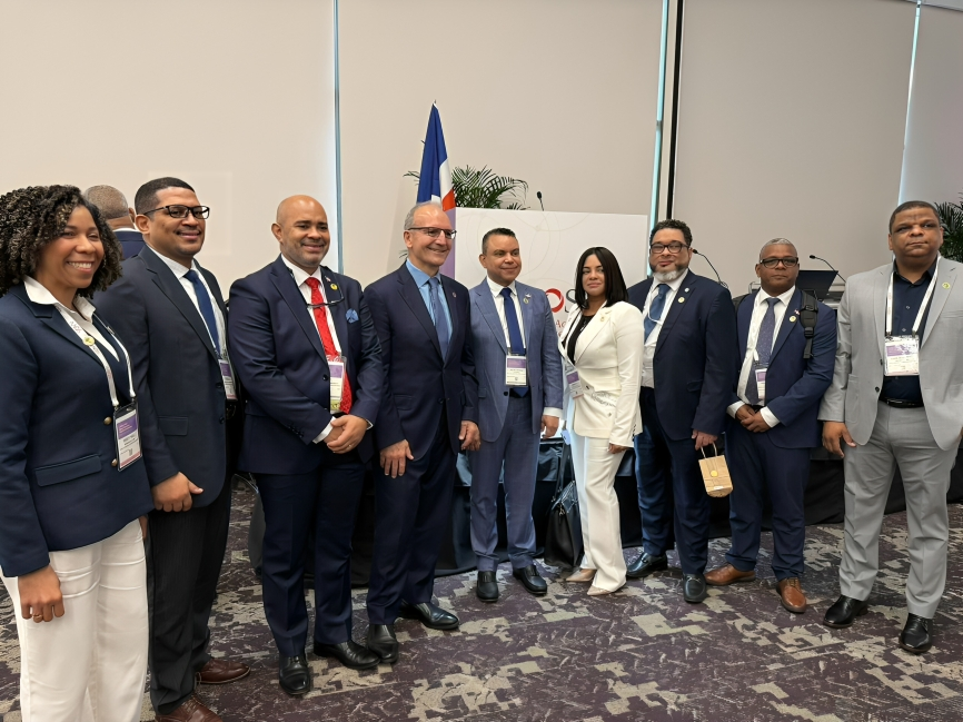 Titular SNS participa en Congreso Mundial de Ortopedia en EE.UU.