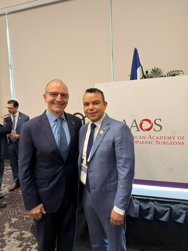 Titular SNS participa en Congreso Mundial de Ortopedia en EE.UU.