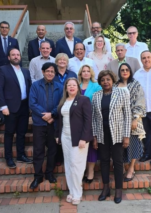 ADOFEM celebra reunión ordinaria en PUCMM Santiago con enfoque en educación médica y acreditación