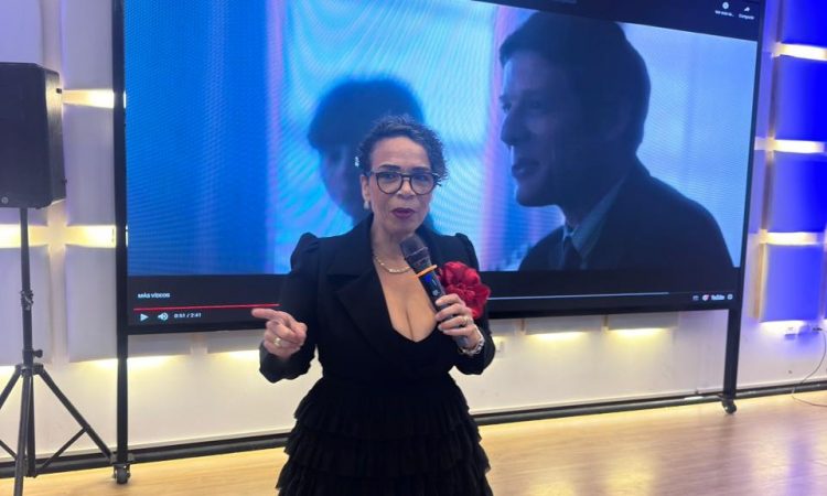 Dra. Alexandra Hichez participa en panel organizado por ADOMERE e Iberofármacos sobre guías OMS en fertilidad