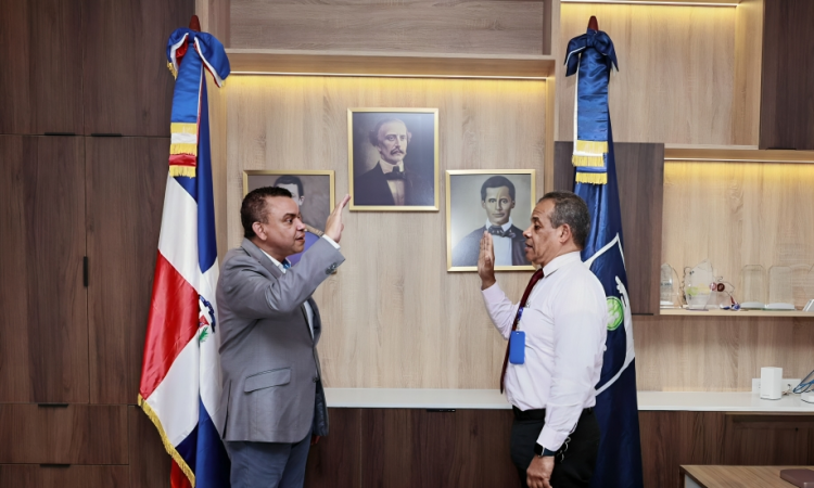 Designan nuevo director y subdirector en el Hospital Marcelino Vélez Santana