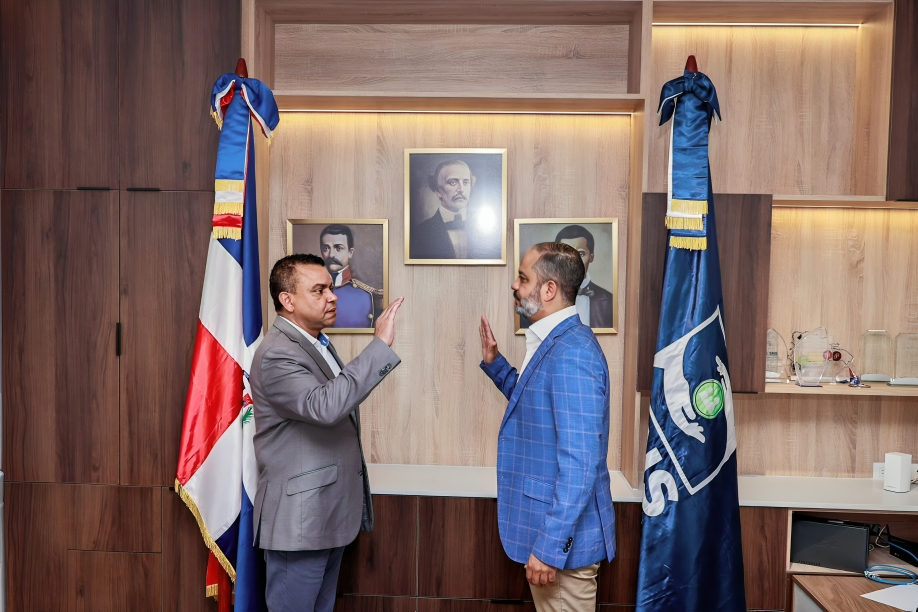 Designan nuevo director y subdirector en el Hospital Marcelino Vélez Santana