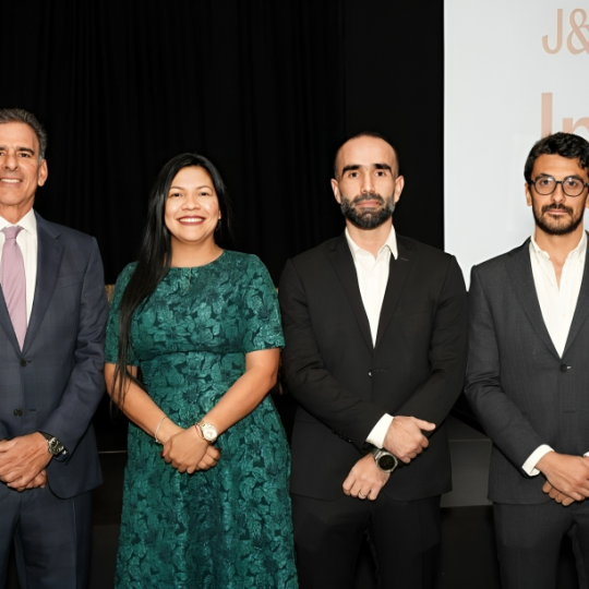 Johnson & Johnson y Farmaconal Quirúrgica inauguran centro de simulación para cirugía mínimamente invasiva en Santiago