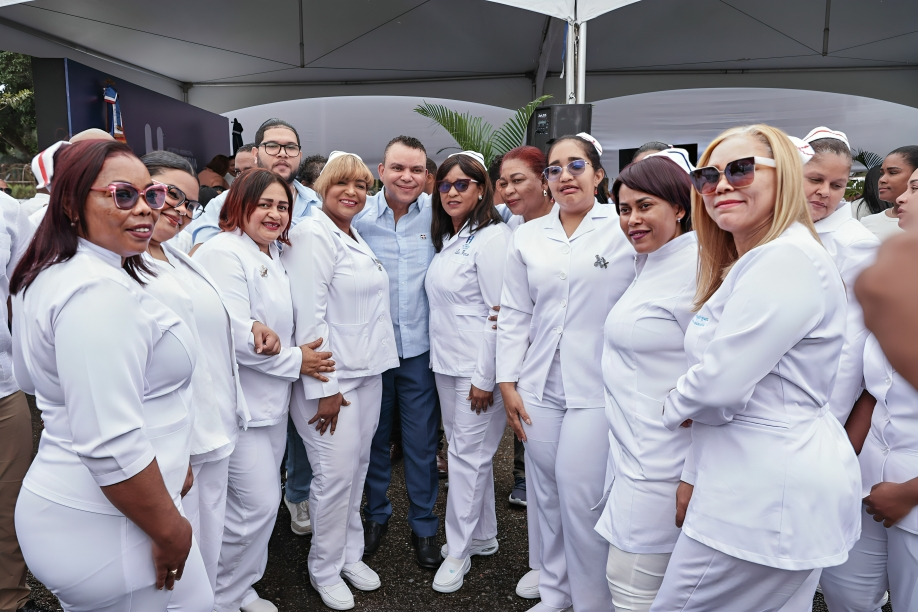 SNS continúa fortalecimiento la red pública con nuevas obras hospitalarias en Santo Domingo Oeste, Santiago y La Vega