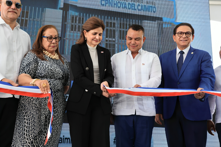 SNS continúa fortalecimiento la red pública con nuevas obras hospitalarias en Santo Domingo Oeste, Santiago y La Vega