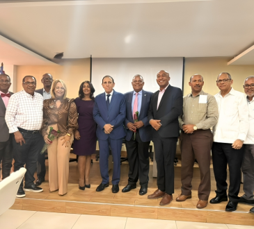 Dr. Antonio Cruz Jiminián ofrece conferencia magistral en asamblea de la Sociedad Acción Multiempresarial