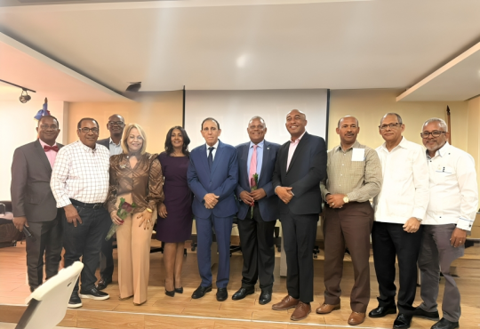 Dr. Antonio Cruz Jiminián ofrece conferencia magistral en asamblea de la Sociedad Acción Multiempresarial