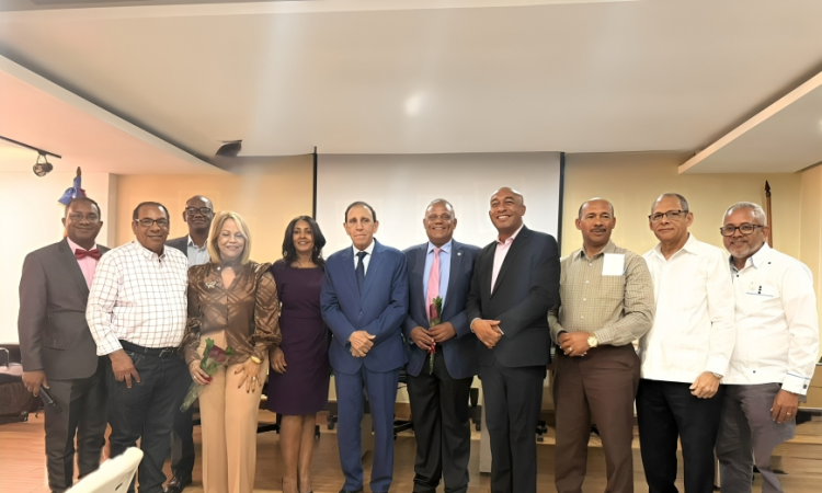 Dr. Antonio Cruz Jiminián ofrece conferencia magistral en asamblea de la Sociedad Acción Multiempresarial