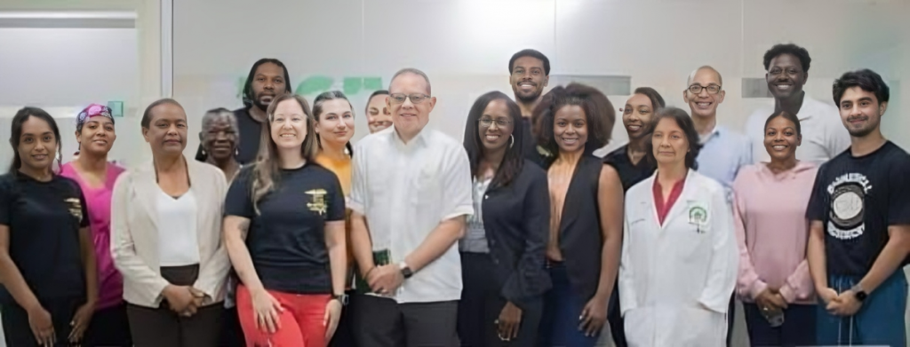 UCE recibe visita de universidad estadounidense Charles Richard Drew