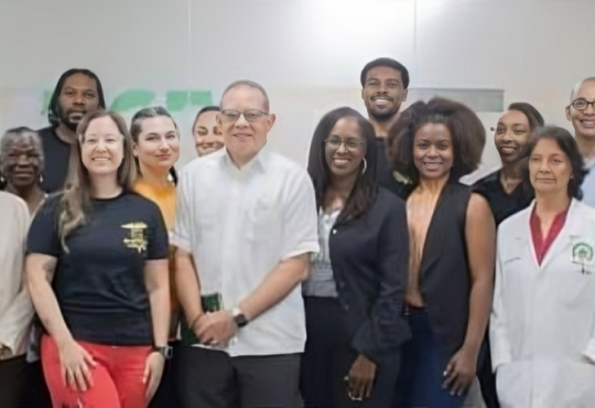 UCE recibe visita de universidad estadounidense Charles Richard Drew