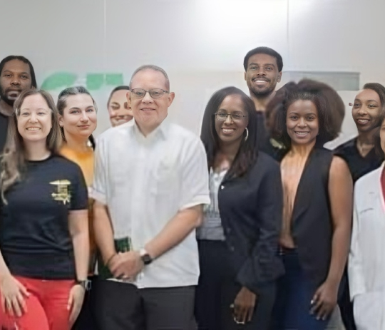 UCE recibe visita de universidad estadounidense Charles Richard Drew