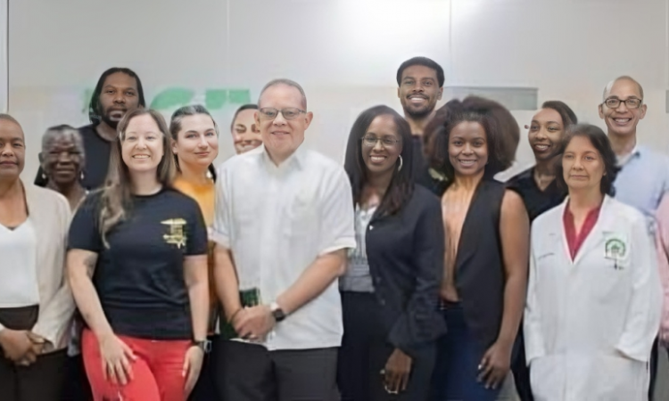 UCE recibe visita de universidad estadounidense Charles Richard Drew