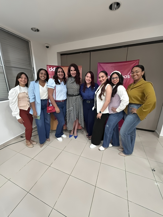 DKT LATAM NORTE impulsa posicionamiento médico con conferencia "Tu nombre también es tu marca"