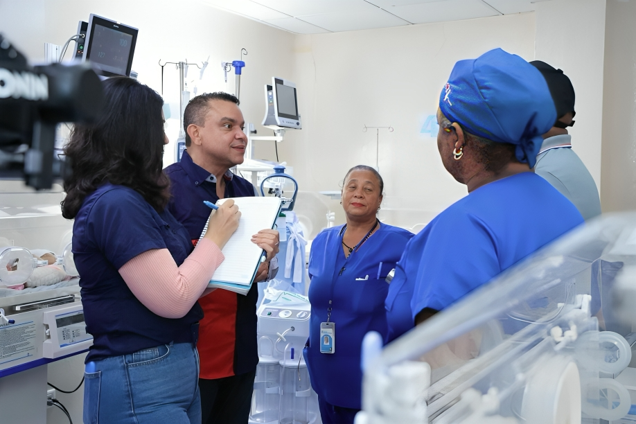 Servicio Nacional de Salud fortalece red hospitalaria en zona fronteriza con intervenciones en Bánica y otras provincias