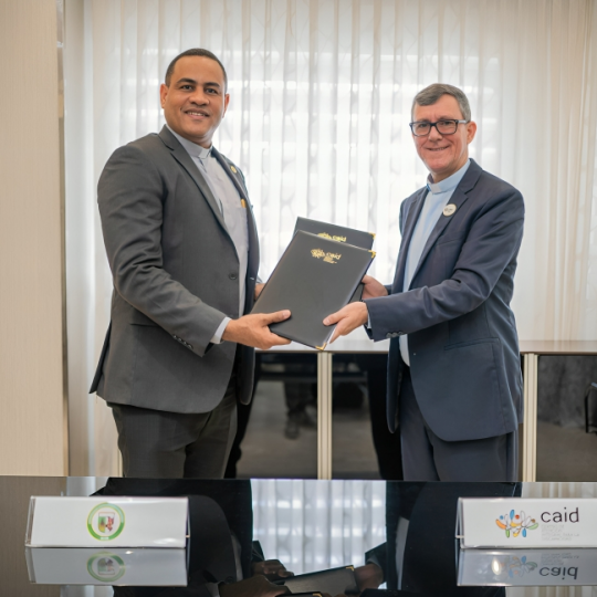 CAID y UCSD firman acuerdo para impulsar la formación académica especializada