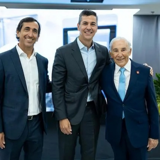 Presidente de Paraguay participa en inauguración de ampliación de planta industrial de Adium