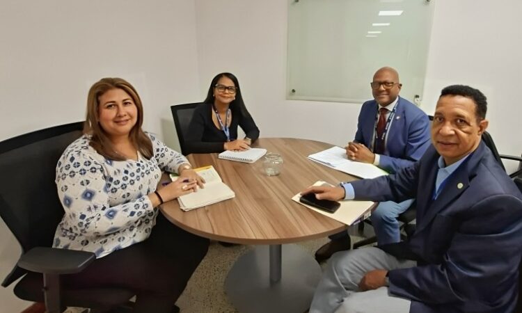 Colegio Médico Dominicano y CASFL sostienen encuentro estratégico para fortalecer operatividad institucional