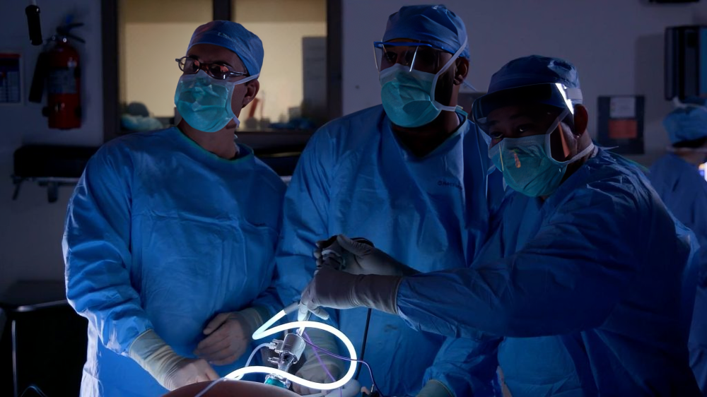 Cirugía de cáncer colorrectal: Especialista de Mayo Clinic explica cuándo es el primer paso y cómo se decide el tratamiento