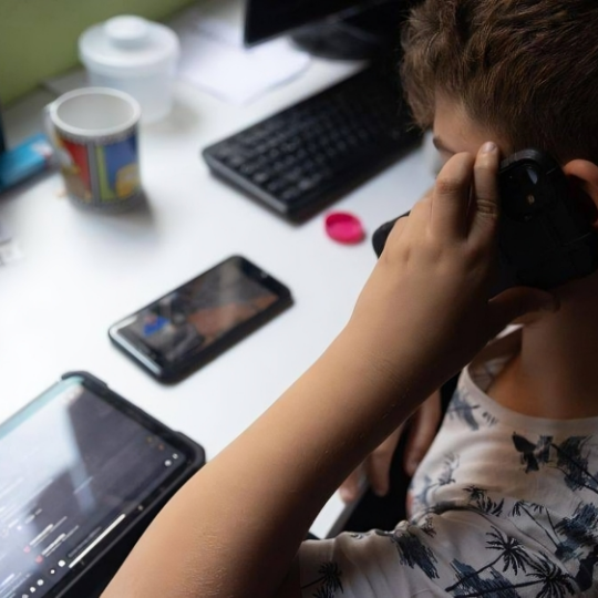Sociedad Española de Neurología Pediátrica alerta sobre "autismo digital" por uso abusivo de pantallas en niños