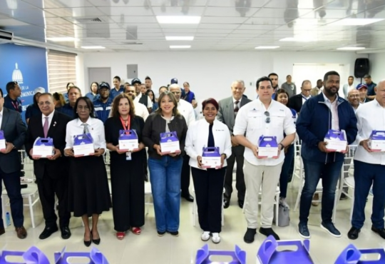 Ministerio de Salud inicia entrega de 25,000 kits de primeros auxilios para operativo Semana Santa