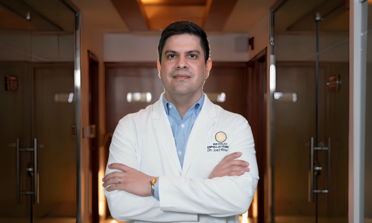 Dr. Joel Morales destaca ventajas del procedimiento SMILE PRO en Instituto Espaillat Cabral: recuperación rápida y sin flap corneal