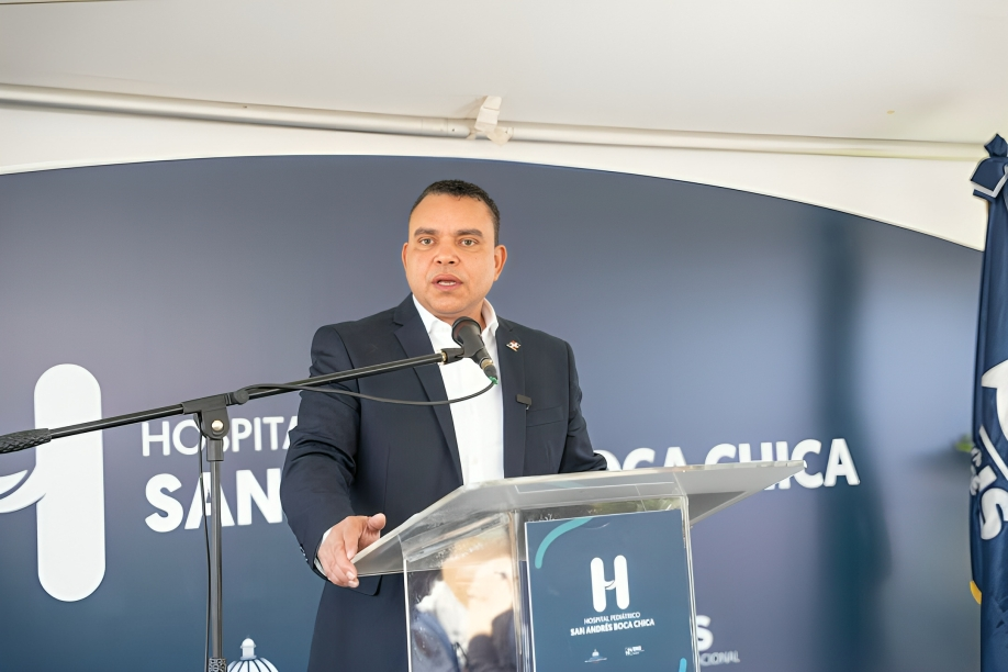 Director del SNS da primer palazo para la construcción del Hospital Pediátrico San Andrés en Boca Chica Director del SNS da primer palazo para la construcción del Hospital Pediátrico San Andrés en Boca Chica