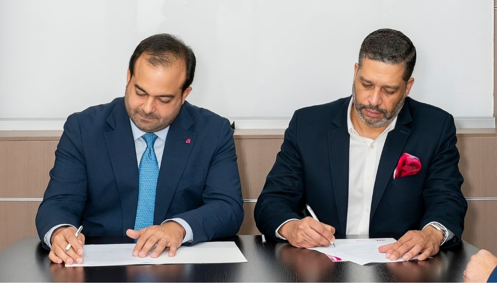 Amadita Laboratorio Clínico y Spine Center formalizan acuerdo para optimizar atención a pacientes con afecciones de columna vertebral