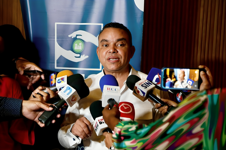 Doctor Julio Landrón, afirma atención médica a extranjeros disminuye mientras que servicios a dominicanos aumentan tres veces