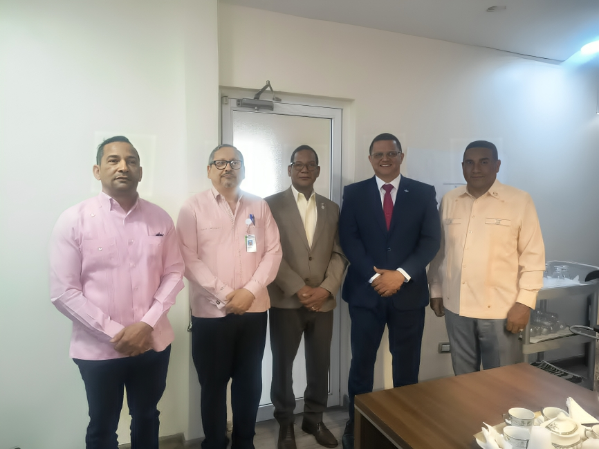 Reserva de la Policía Nacional y Centro Médico Dominico Cubano fortalecen alianza para garantizar salud de alta calidad a Pensionados