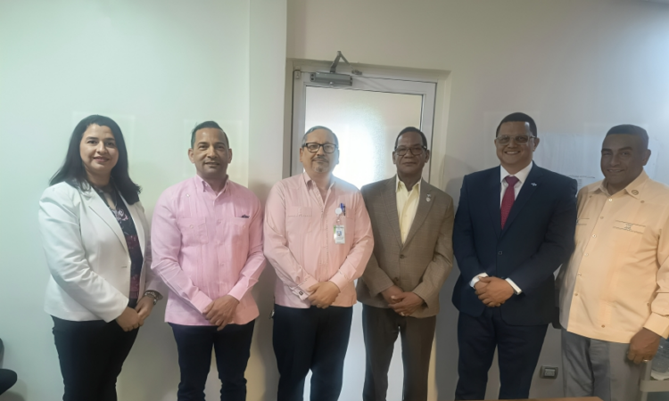 Reserva de la Policía Nacional y Centro Médico Dominico Cubano fortalecen alianza para garantizar salud de alta calidad a Pensionados