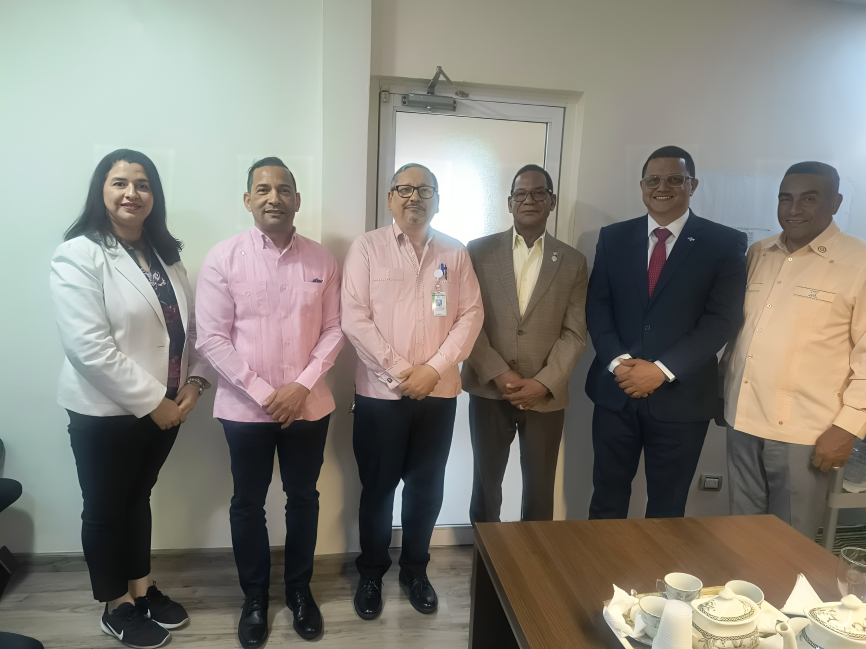 Reserva de la Policía Nacional y Centro Médico Dominico Cubano fortalecen alianza para garantizar salud de alta calidad a Pensionados