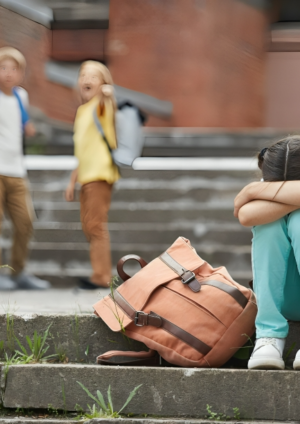 Sociedad de Pediatría exige acción urgente ante aumento de acoso escolar y conductas suicidas