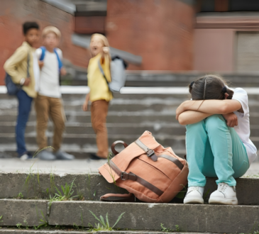 Sociedad de Pediatría exige acción urgente ante aumento de acoso escolar y conductas suicidas