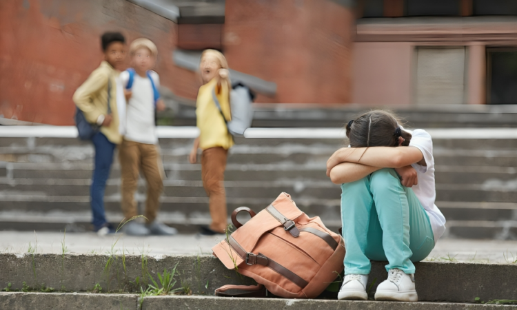 Sociedad de Pediatría exige acción urgente ante aumento de acoso escolar y conductas suicidas