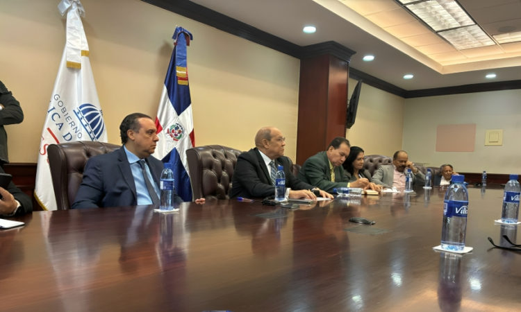 MESCYT y ADOFEM trazan Plan para la Comparabilidad del Ministerio de Educación de los EEUU