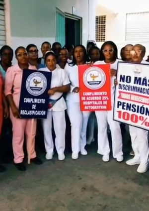 Gremios de enfermería del hospital Matías Ramón Mella realizan paro de labores en demanda de cumplimiento de acuerdos con el SNS