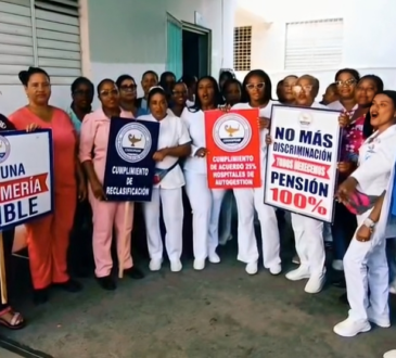 Gremios de enfermería del hospital Matías Ramón Mella realizan paro de labores en demanda de cumplimiento de acuerdos con el SNS