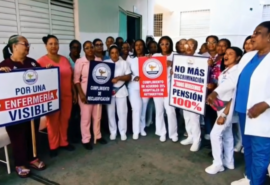 Gremios de enfermería del hospital Matías Ramón Mella realizan paro de labores en demanda de cumplimiento de acuerdos con el SNS