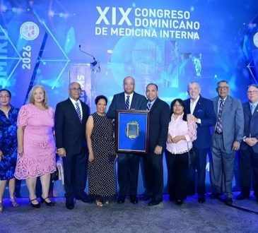 Doctor Fausto Hiraldo Zabala es reconocido por sus aportes y trayectoria en medicina interna