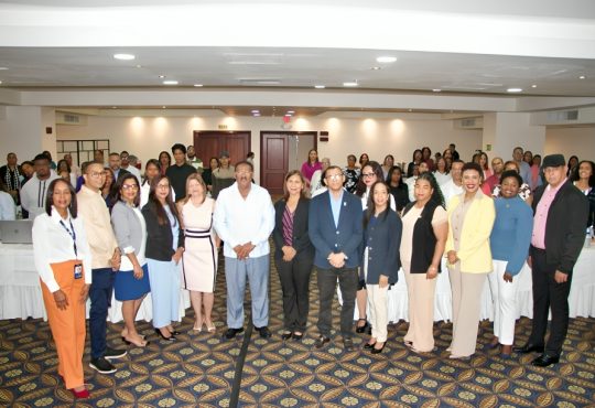 Servicio Regional de Salud Ozama realiza taller para garantizar medicamentos e insumos suficientes para 2027