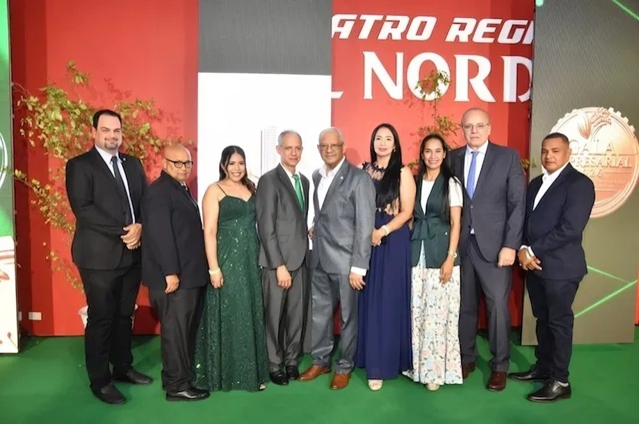 HOMS recibe reconocimiento por su trayectoria y aportes al sector salud en la región del Cibao durante Gala Empresarial 2026