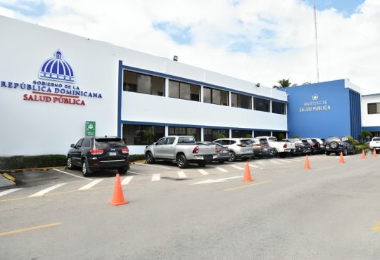 Ministerio de Salud emite medidas preventivas ante brote de Ébola en África y establece monitoreo a viajeros