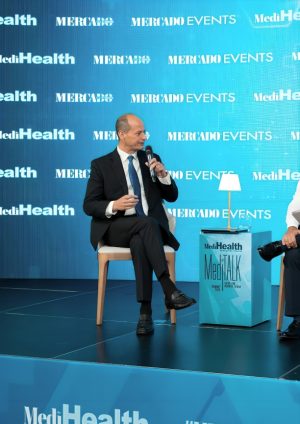 Santiago fortalece cultura de calidad y turismo médico con panel sobre acreditaciones internacionales en salud