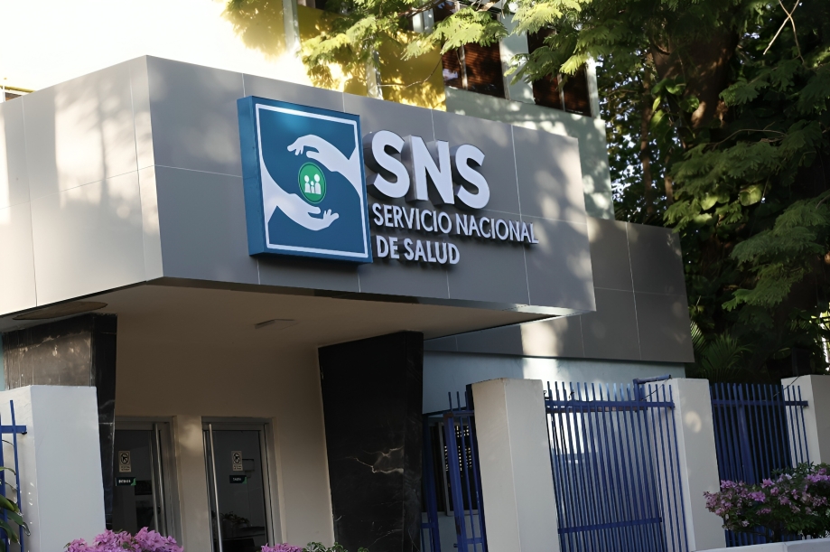 SNS elimina esquema de contratos privados en centros de salud y fortalece control institucional
